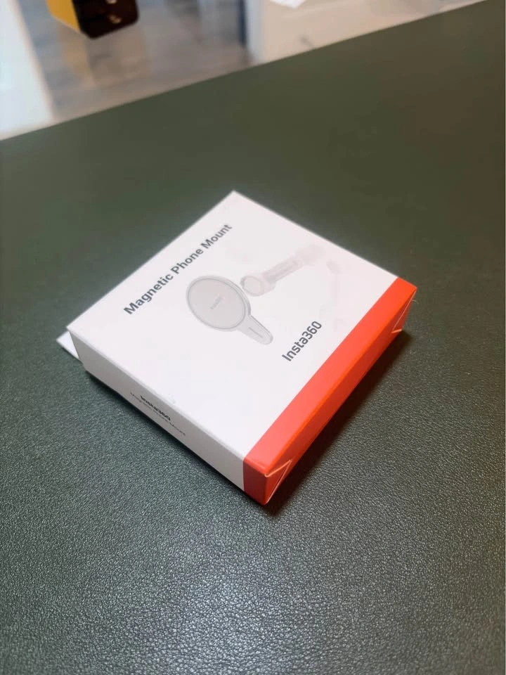 Insta360 Magnetic Phone Mount - photo 2