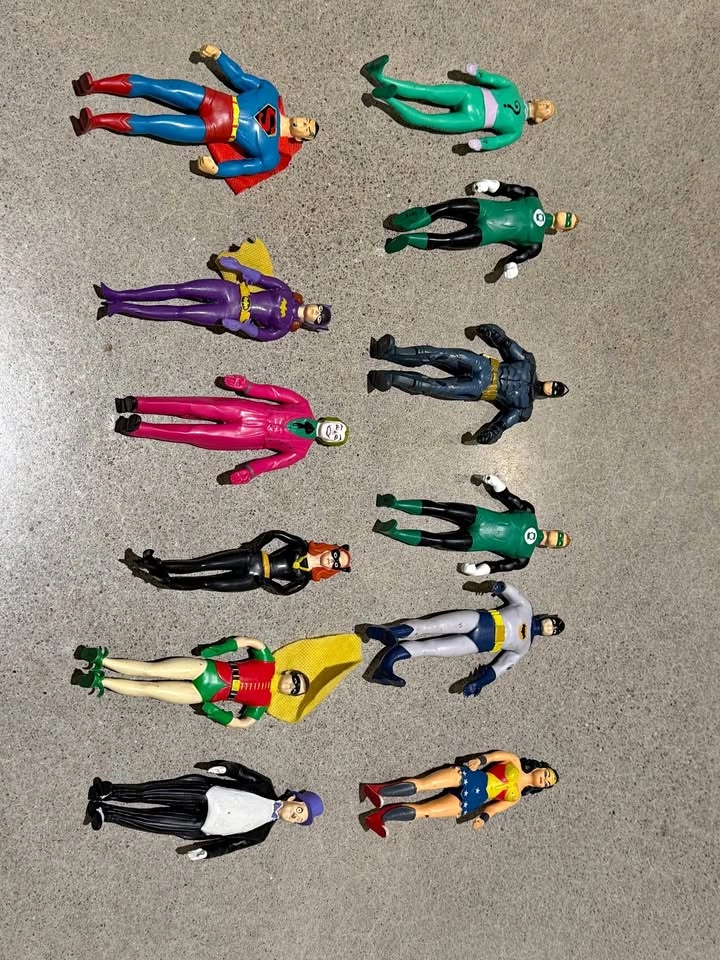 DC Comics Batman Robin Cat Woman Superman Lot Action Figures NJC