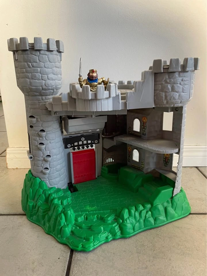 1994 Fisher-Price Great Adventures Castle with King - photo 3