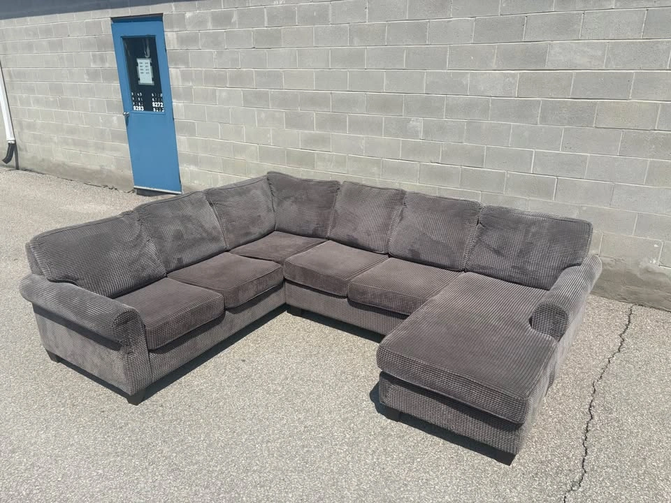Large Grey U Shaped Sectional Sofa with Chaise - Free Delivery - photo 2