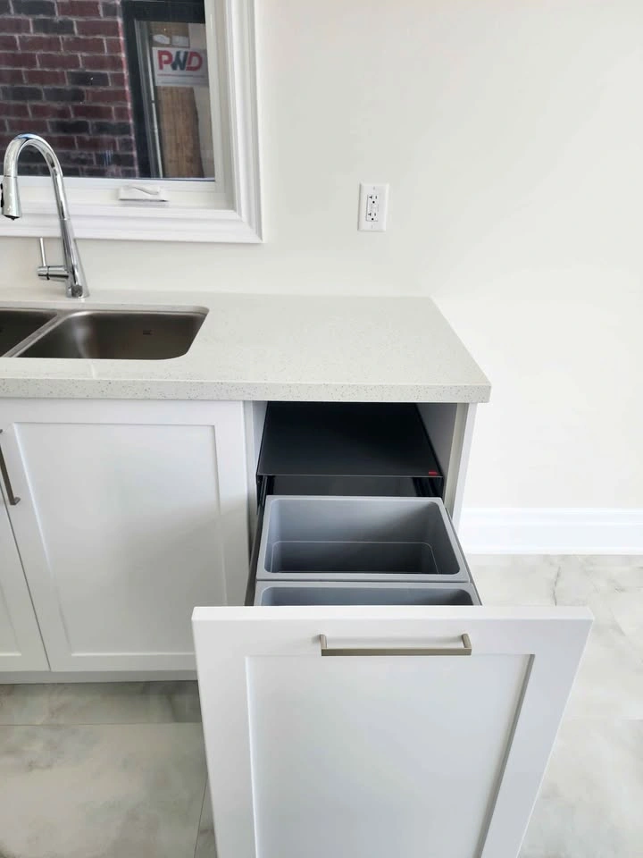 Brand new prestige kitchen with 10 ft island, quartz counter & c - photo 4
