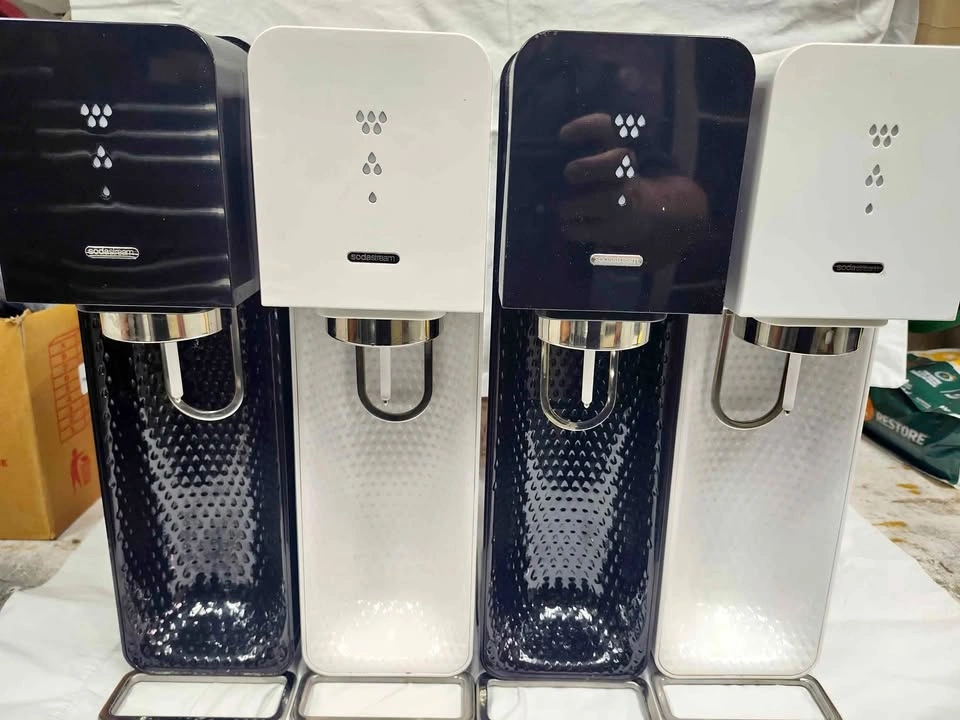 Soda Stream Dispenser w/ Full CO2 Canister & Refill