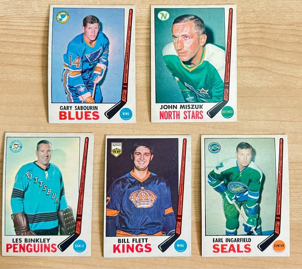 69/70 Excellent condition -Vintage NHL Hockey Cards - - photo 2