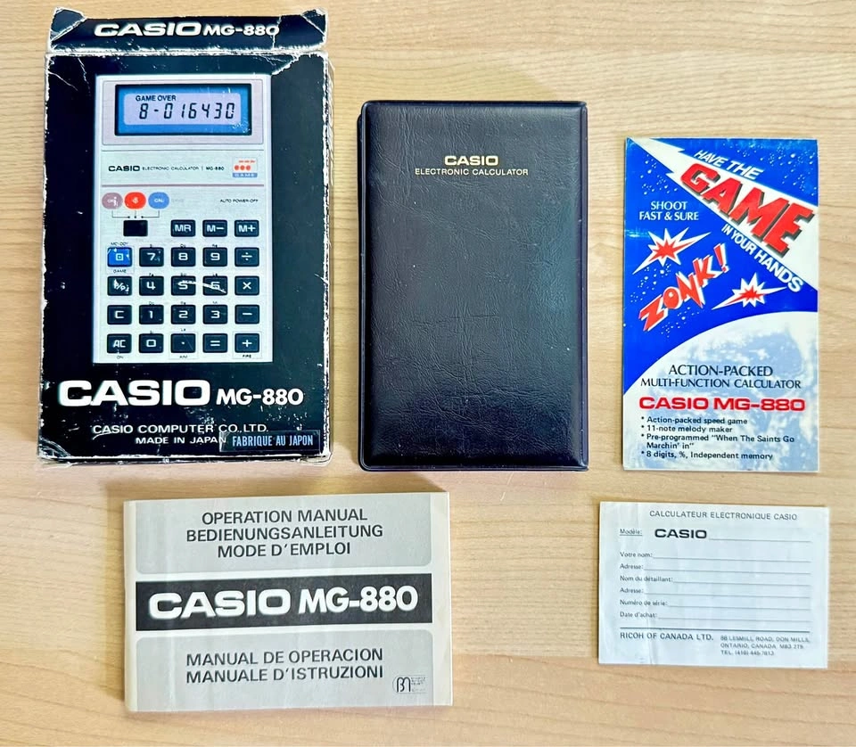 Retro Casio MG-880 Calculator - Collectible Vintage Model