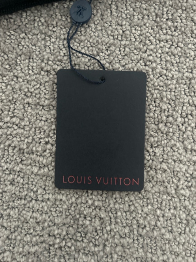 Black Louis Vuitton Beanie - photo 3