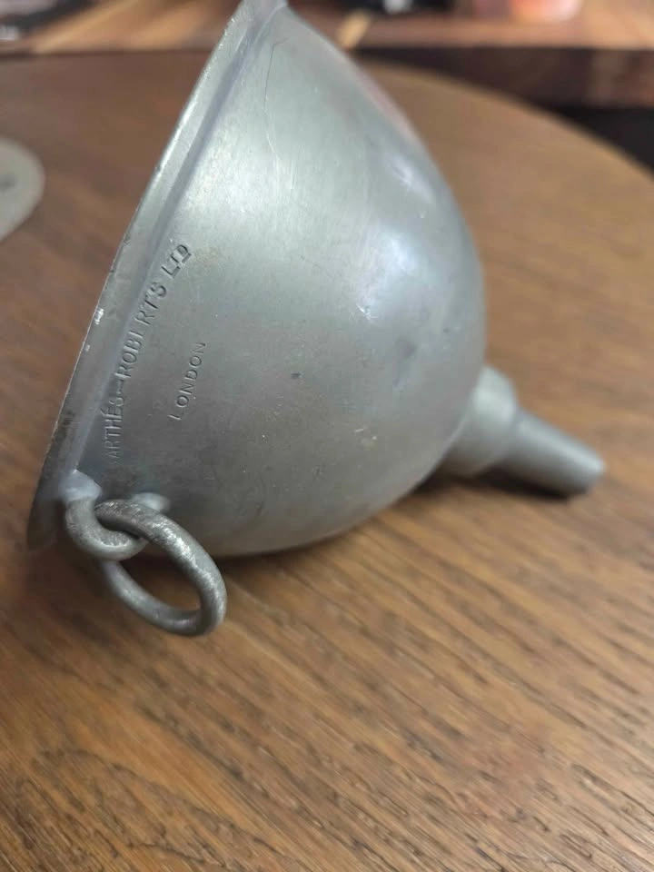 Old funnel ARTHES ROBERTS LTD LONDON - photo 2