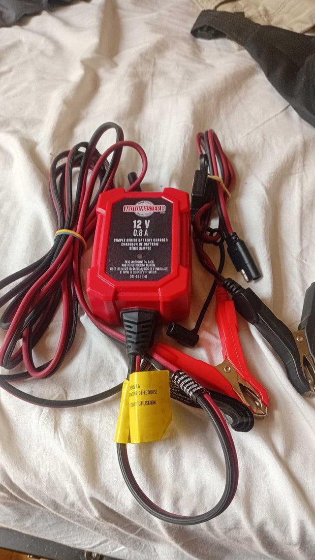 MotoMaster Battery Charger - photo 4