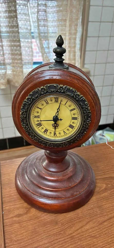 Ergo Table Top Clock