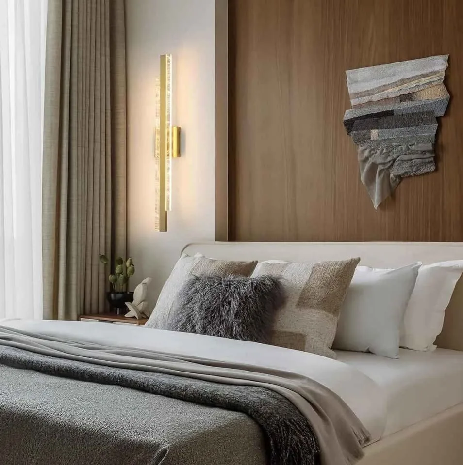 HAHZT Vanity Light Brushed Gold 32 inch BRAND NEW image indicator(5)