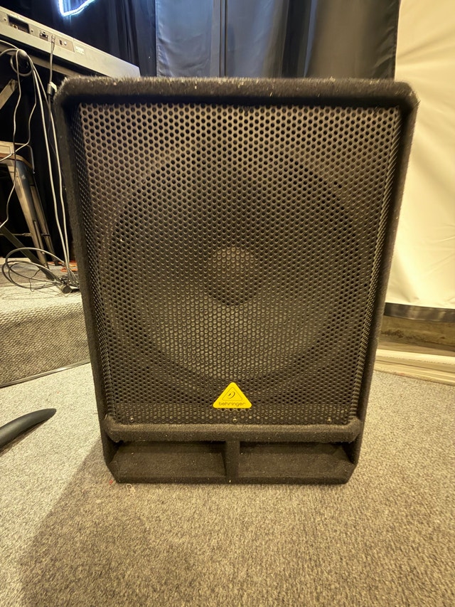 Behringer Subwoofer & 2x PA Speakers + Stands - photo 2