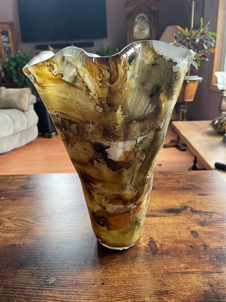 Beautiful Vintage Art Glass Vase - photo 2