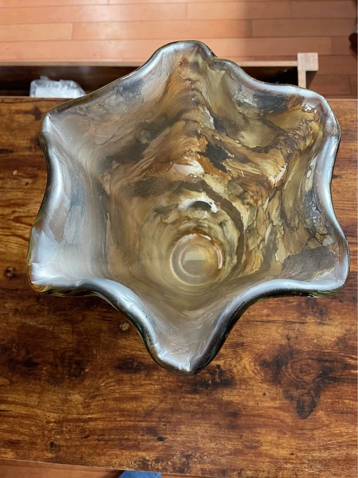 Beautiful Vintage Art Glass Vase - photo 3