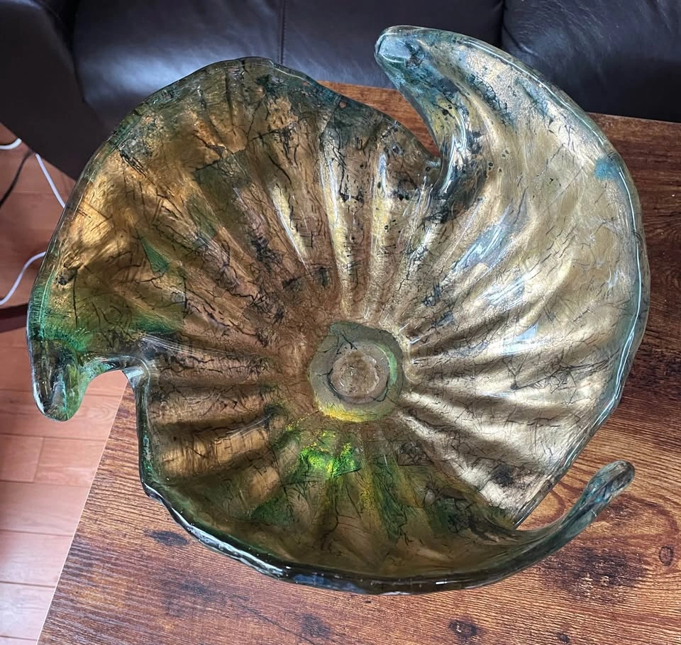 Weekend Sale! Fabulous Vintage Art Glass Bowl - photo 3