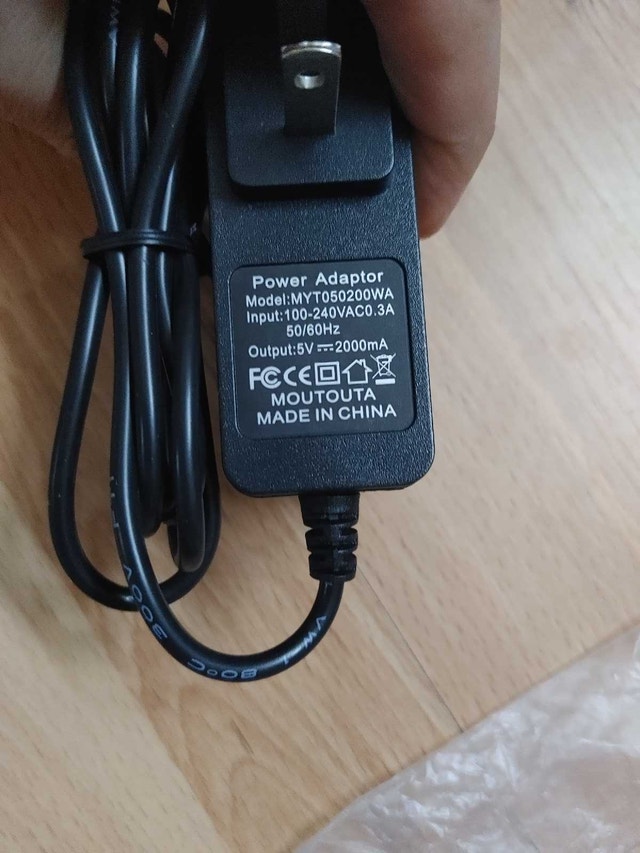 Power Adapter 5V to 2000mA