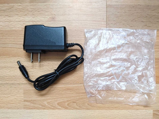 Power Adapter 5V to 2000mA - photo 2
