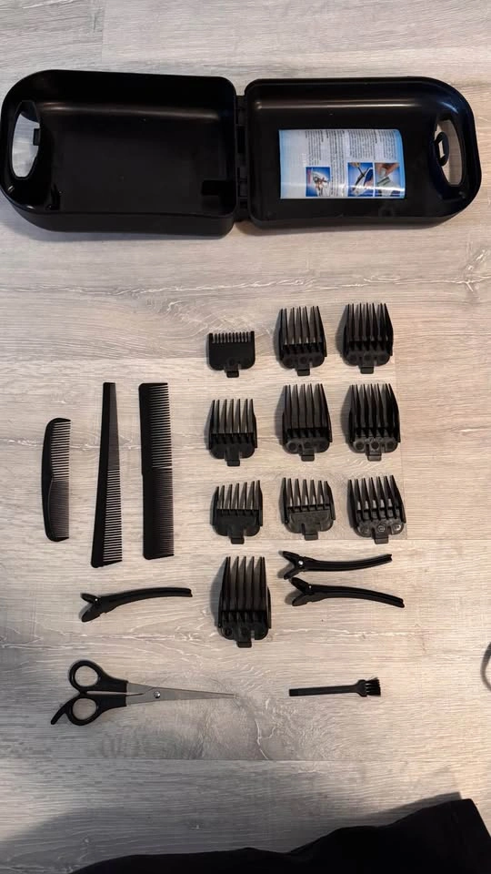 Hair clippers with accessories and extension cord - photo 4
