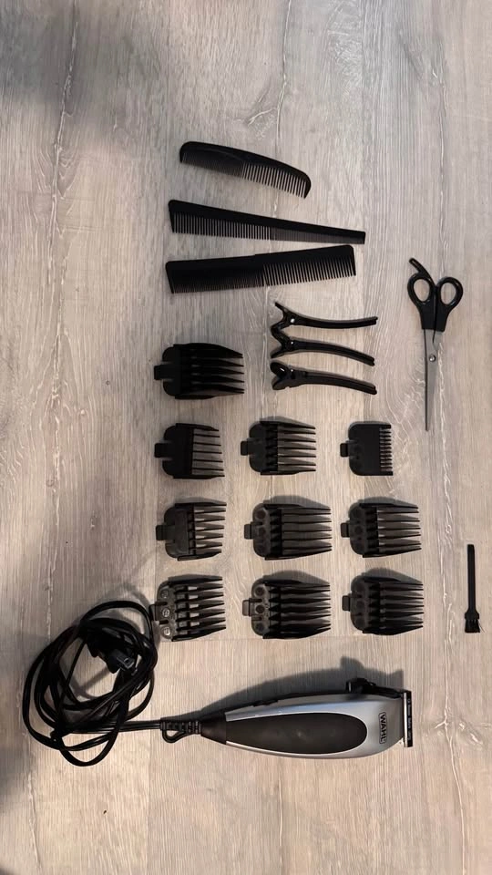 Hair clippers with accessories and extension cord - photo 5