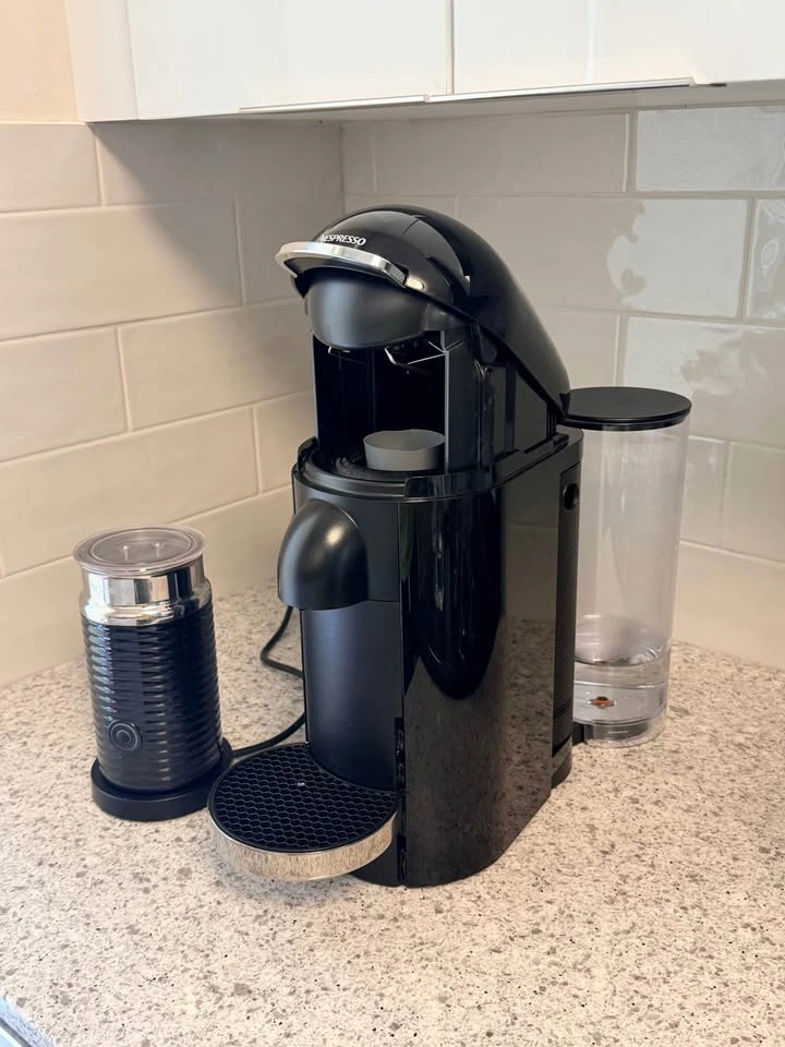 Nespresso Vertuo Coffee Machine + Aeroccino Frother + Capsule Ho - photo 2