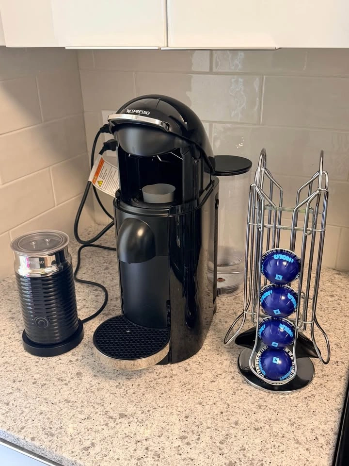 Nespresso Vertuo Coffee Machine + Aeroccino Frother + Capsule Ho - photo 3
