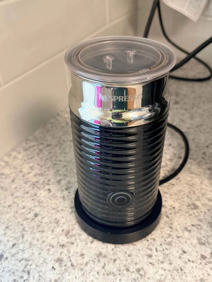 Nespresso Vertuo Coffee Machine + Aeroccino Frother + Capsule Ho - photo 4