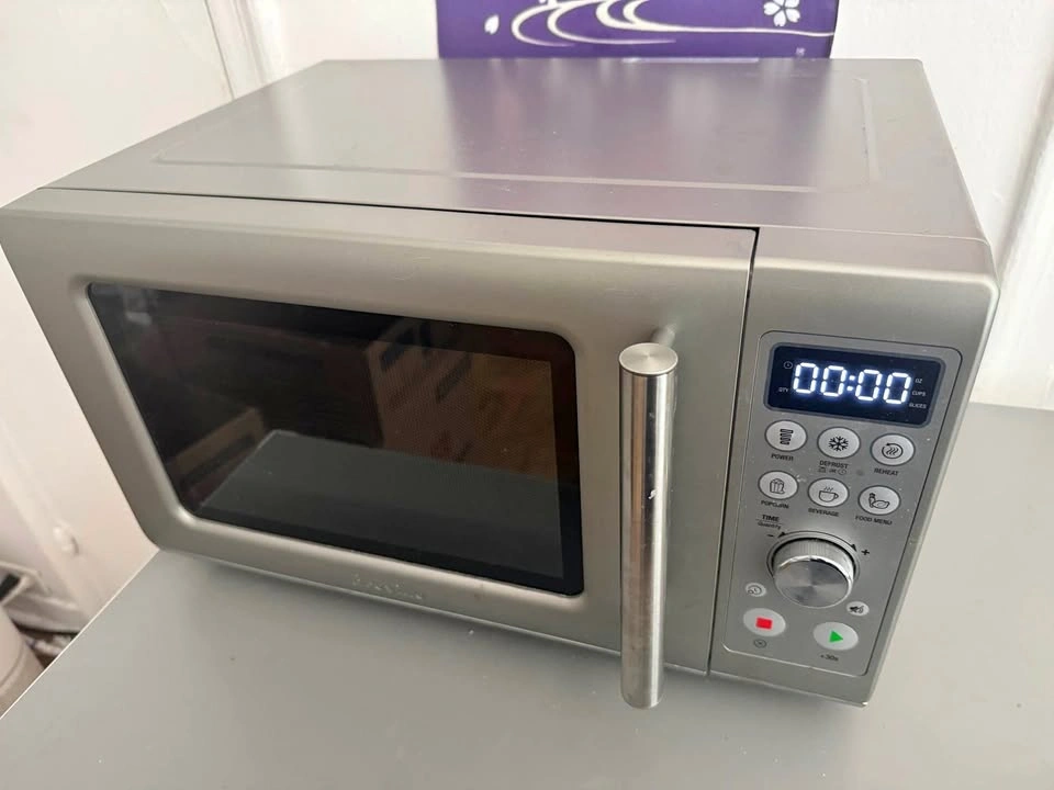 Breville Compact Wave Soft Close Microwave