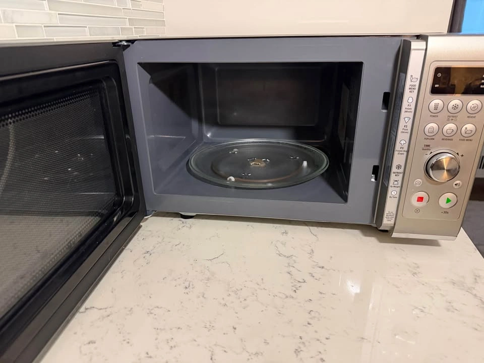 Breville Compact Wave Soft Close Microwave - photo 3