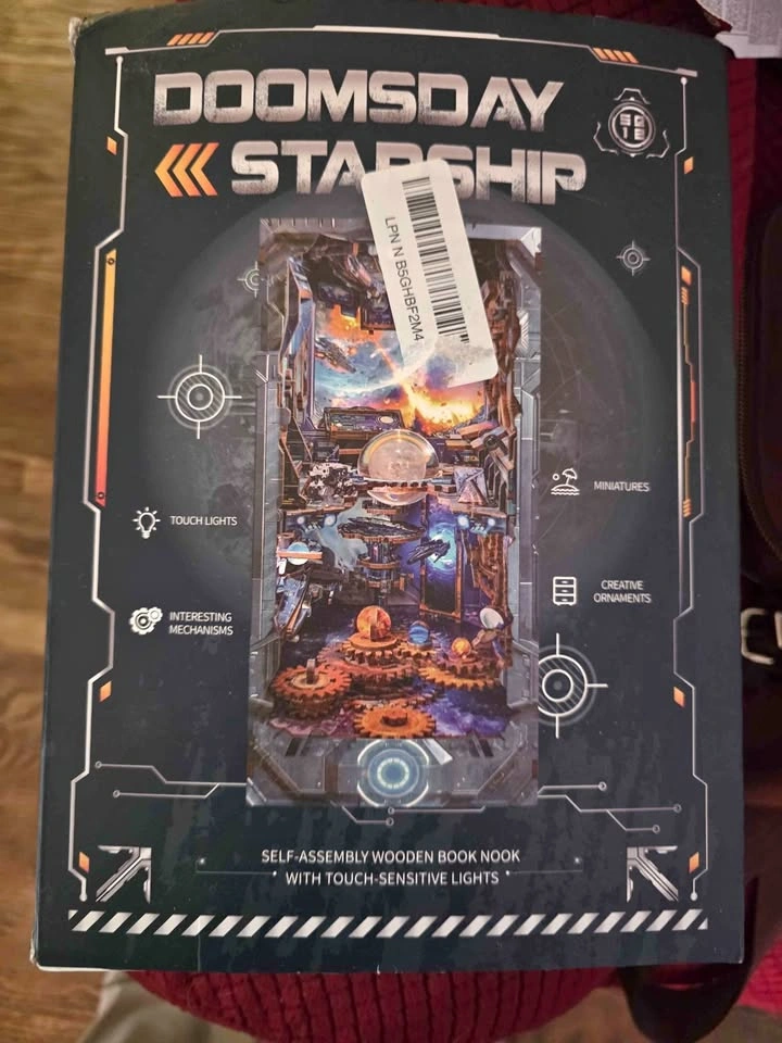 Doomsday Starship Book Nook