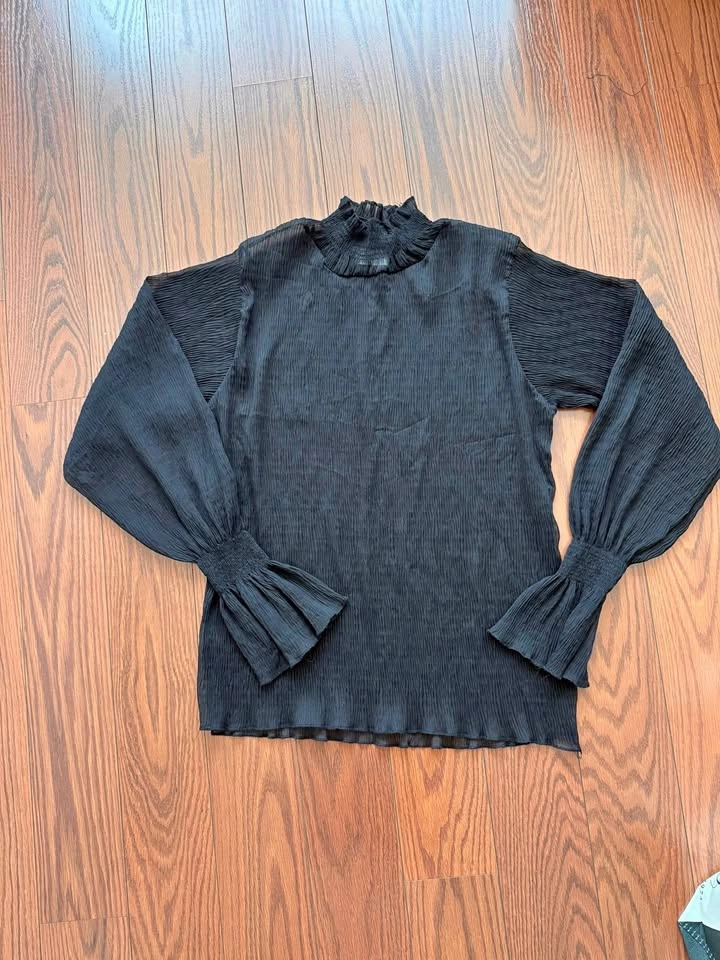 Oak and Fort Mesh Black Top