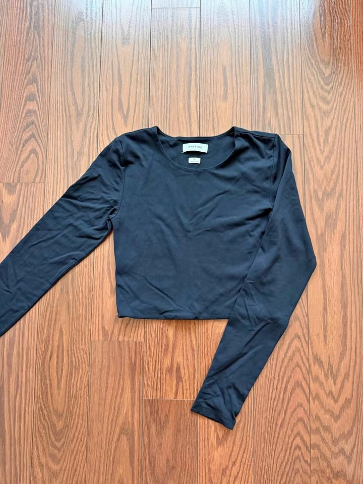 Babaton Contour Long Sleeve Cropped