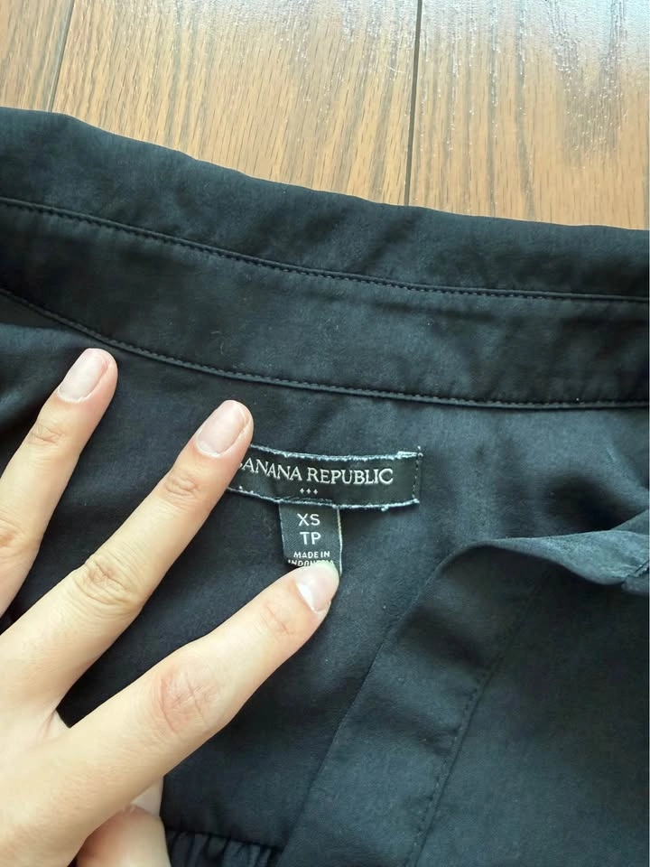 Banana Republic Black Shirt - photo 2