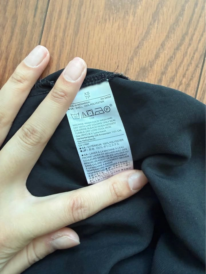 Banana Republic Black Shirt - photo 3