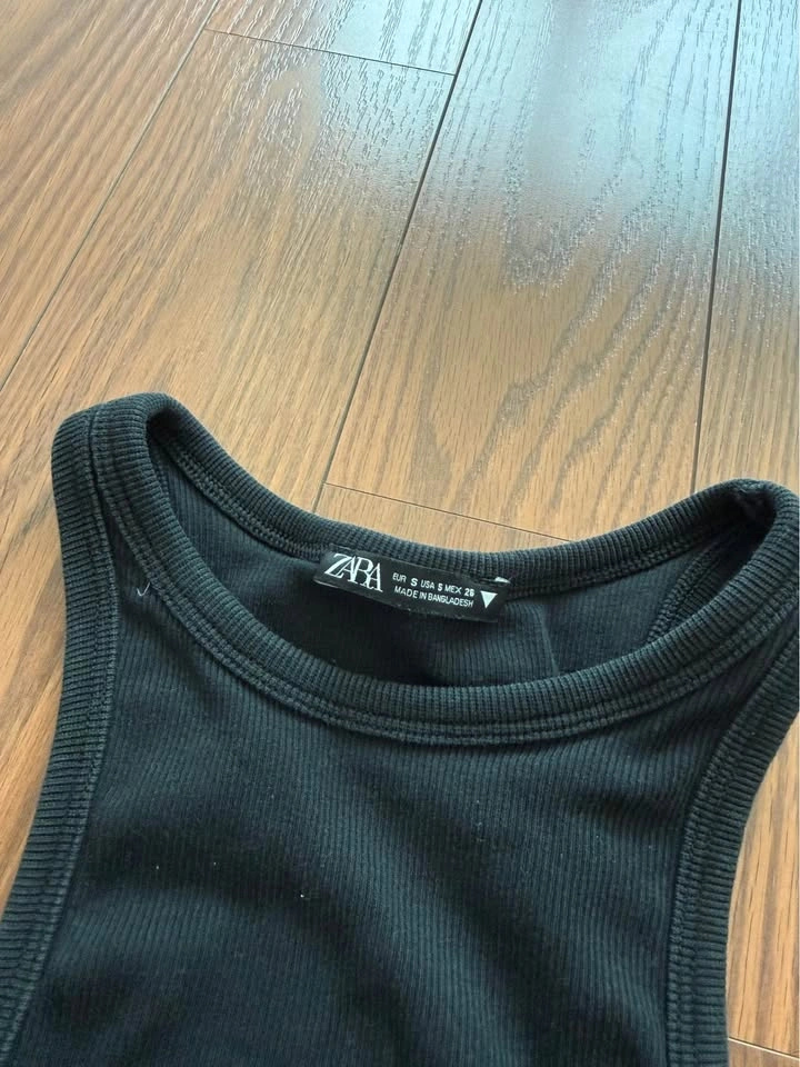 Black Tank Tops - photo 2