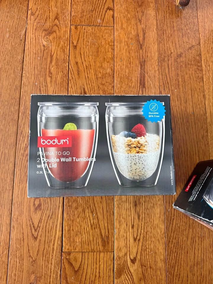 2 sets Bodum 2 double wall tumblers with lid