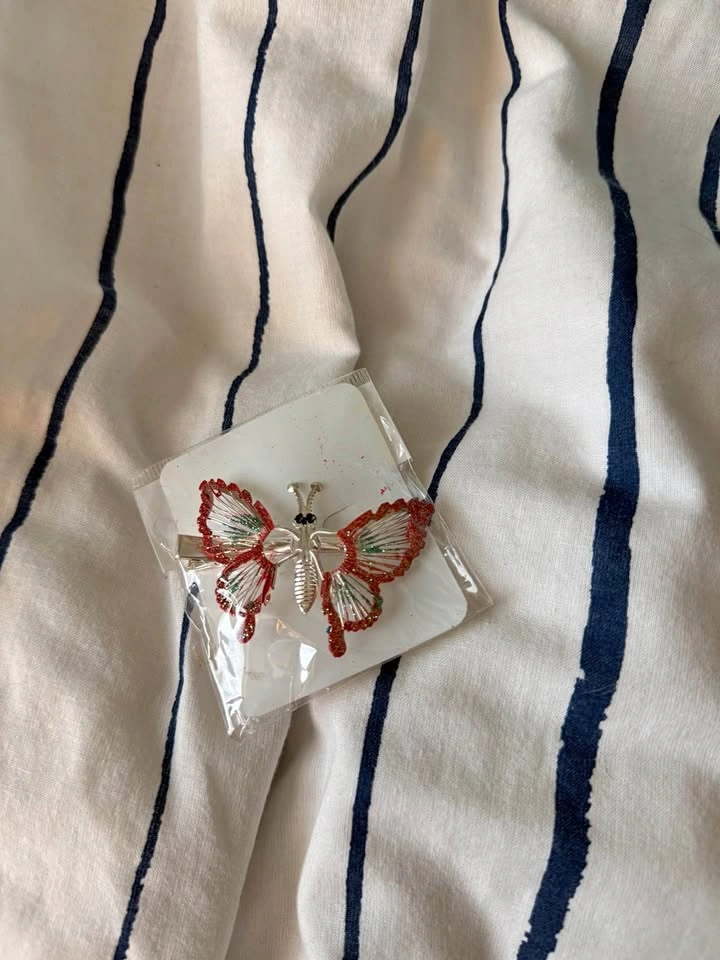 Butterfly hair clip
