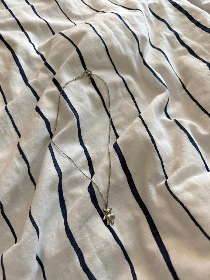 Teddy bear necklace