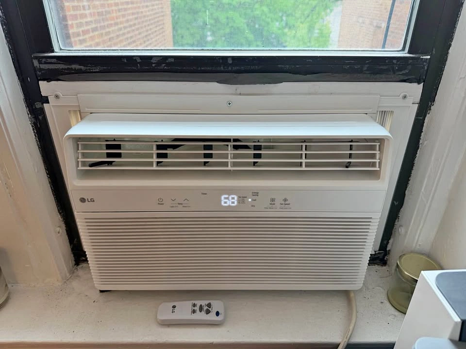 LG Window Air Conditioner 8,000 BTU 115V