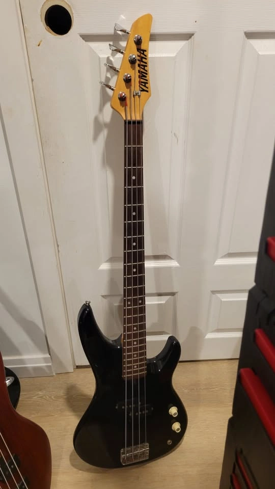 $250 Yamaha RBX 250 Precision Bass Guitar – Black - photo 2