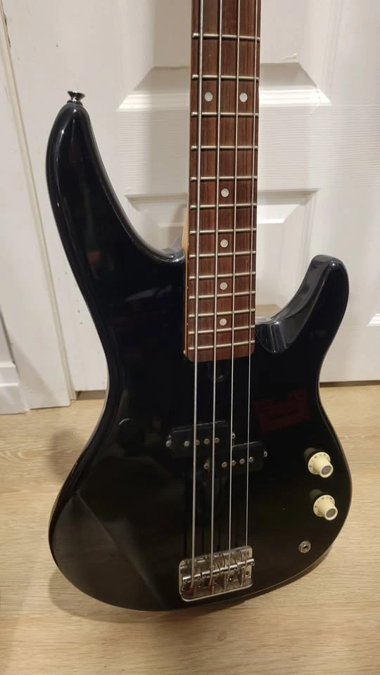 $250 Yamaha RBX 250 Precision Bass Guitar – Black - photo 3