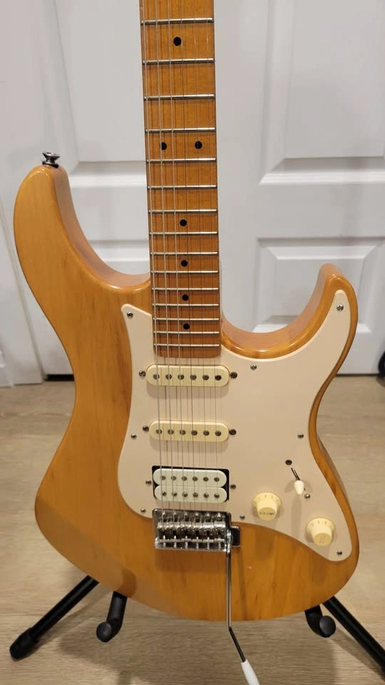 $250 Pacifica 112 HSS Electric Guitar by Yamaha - Natural - photo 3
