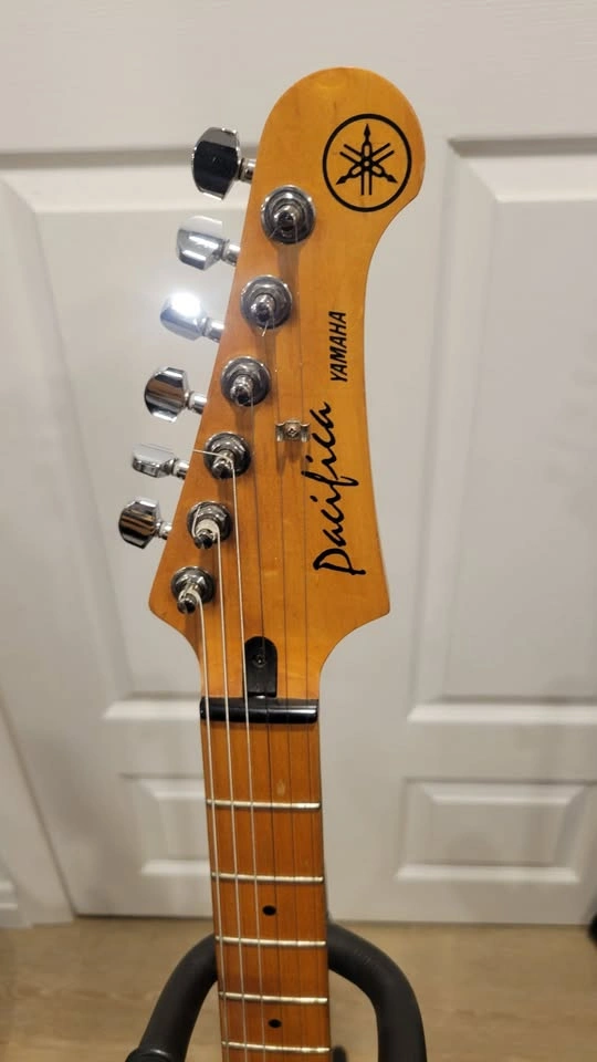 $250 Pacifica 112 HSS Electric Guitar by Yamaha - Natural - photo 4