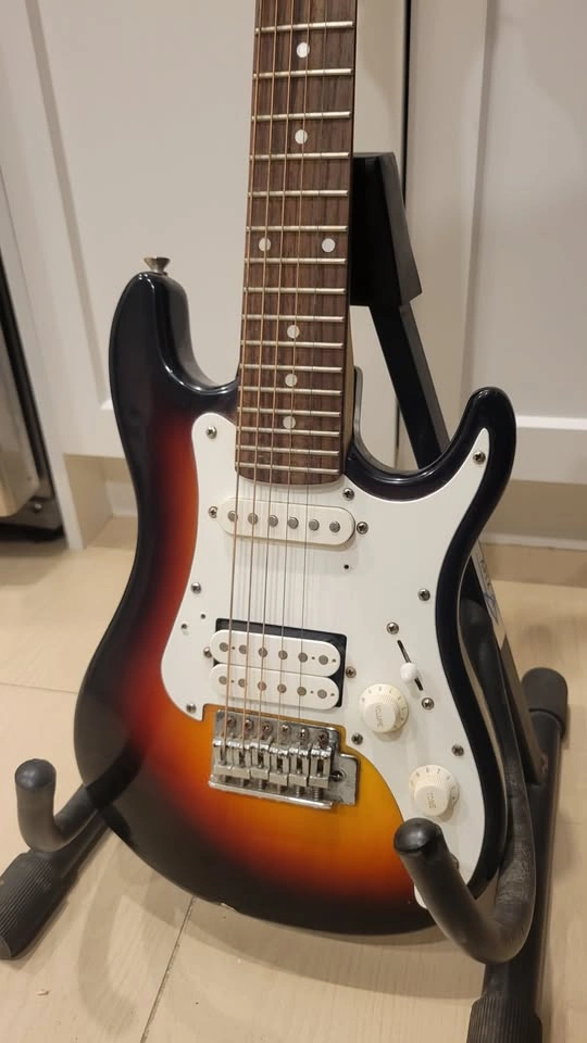 $150 Stage HS Small Electric Guitar - photo 2