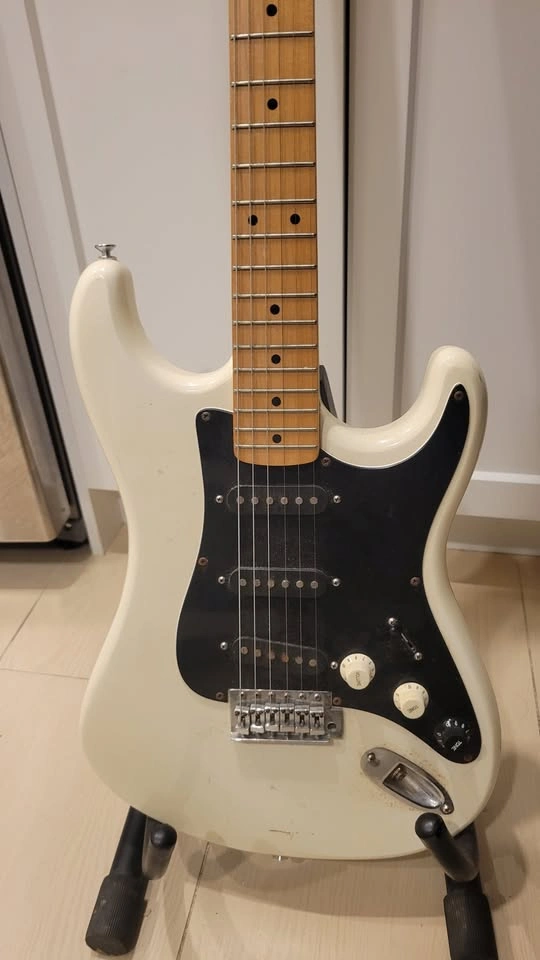 $200 Series-A Stratocaster Electric Guitar – Olympic White - photo 3