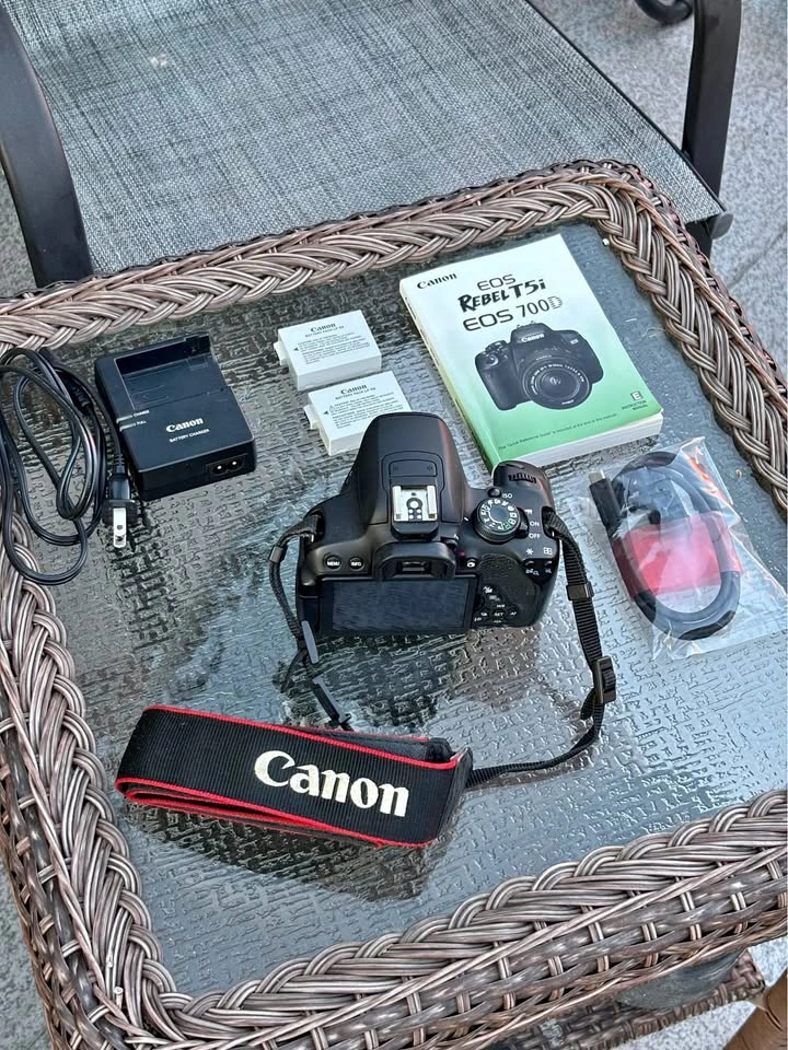 Canon T5i Camera Body - photo 4