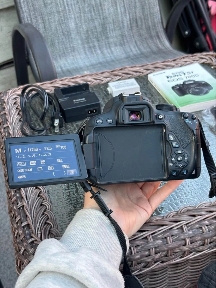 Canon T5i Camera Body - photo 3