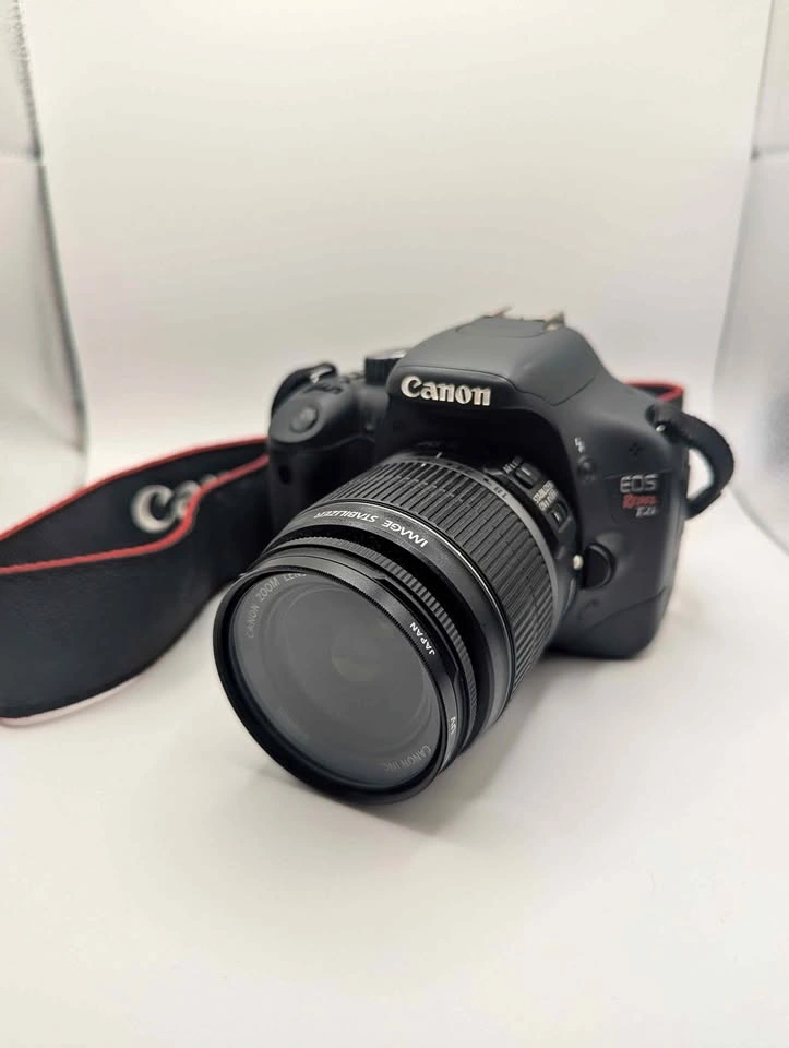 Canon EOS Rebel T2i DSLR Kit w/ 18-55mm Lens, Bag