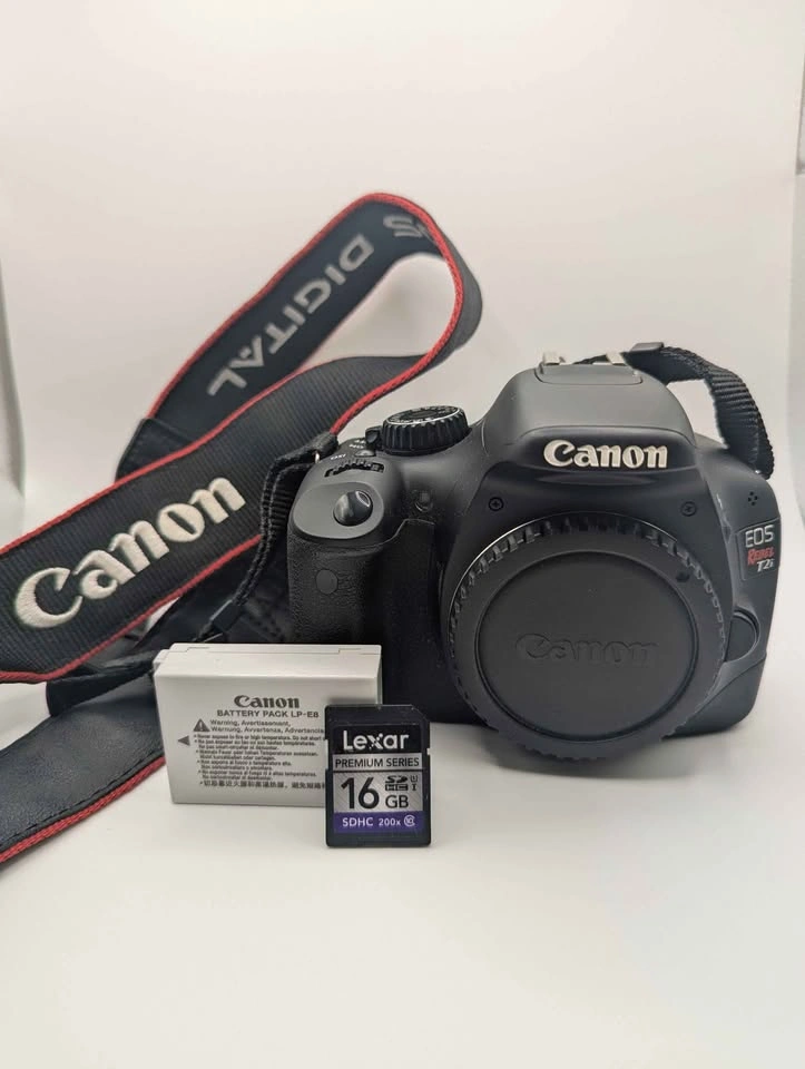 Canon EOS Rebel T2i DSLR Kit w/ 18-55mm Lens, Bag - photo 3