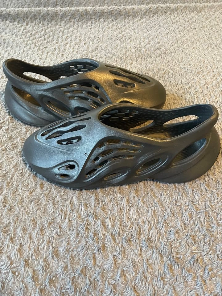 Dark Grey Foam Runner Style Clogs Size 44 - photo 2