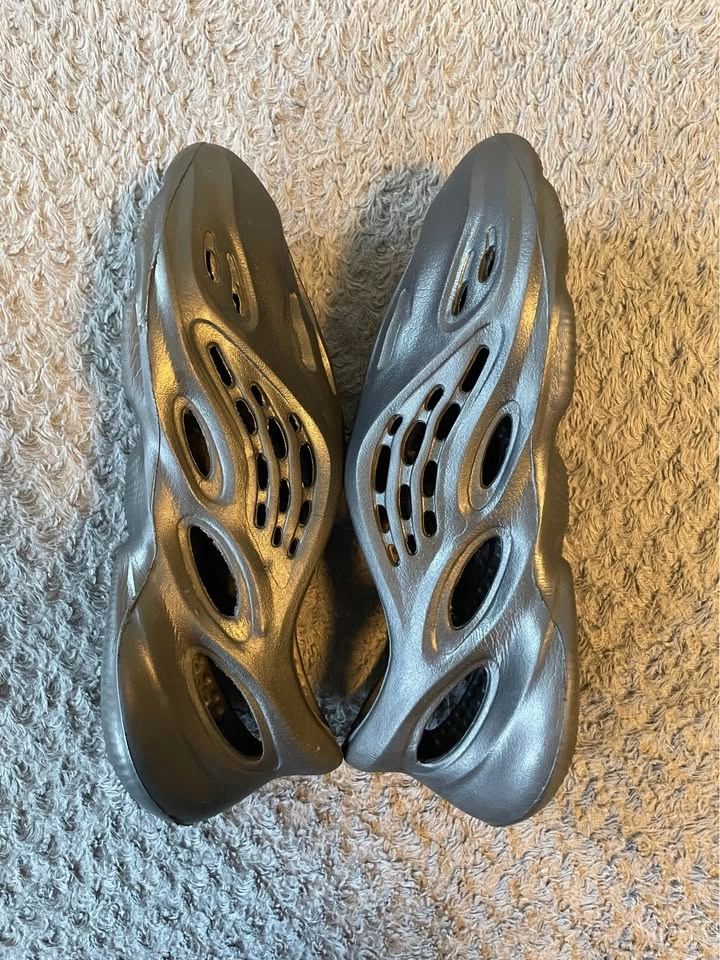Dark Grey Foam Runner Style Clogs Size 44 - photo 5