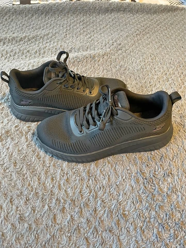 Skechers BOBS Black Athletic Shoes Women's Size 7