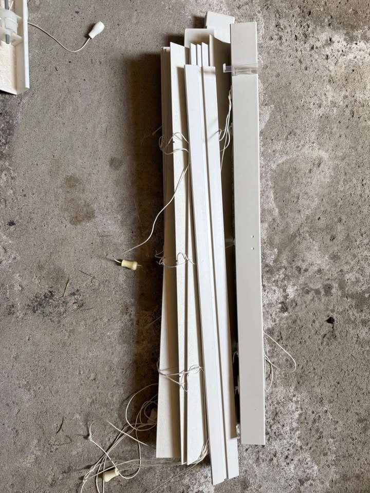 DEVOLOR white blinds, 56 inch and 26 inch - photo 3